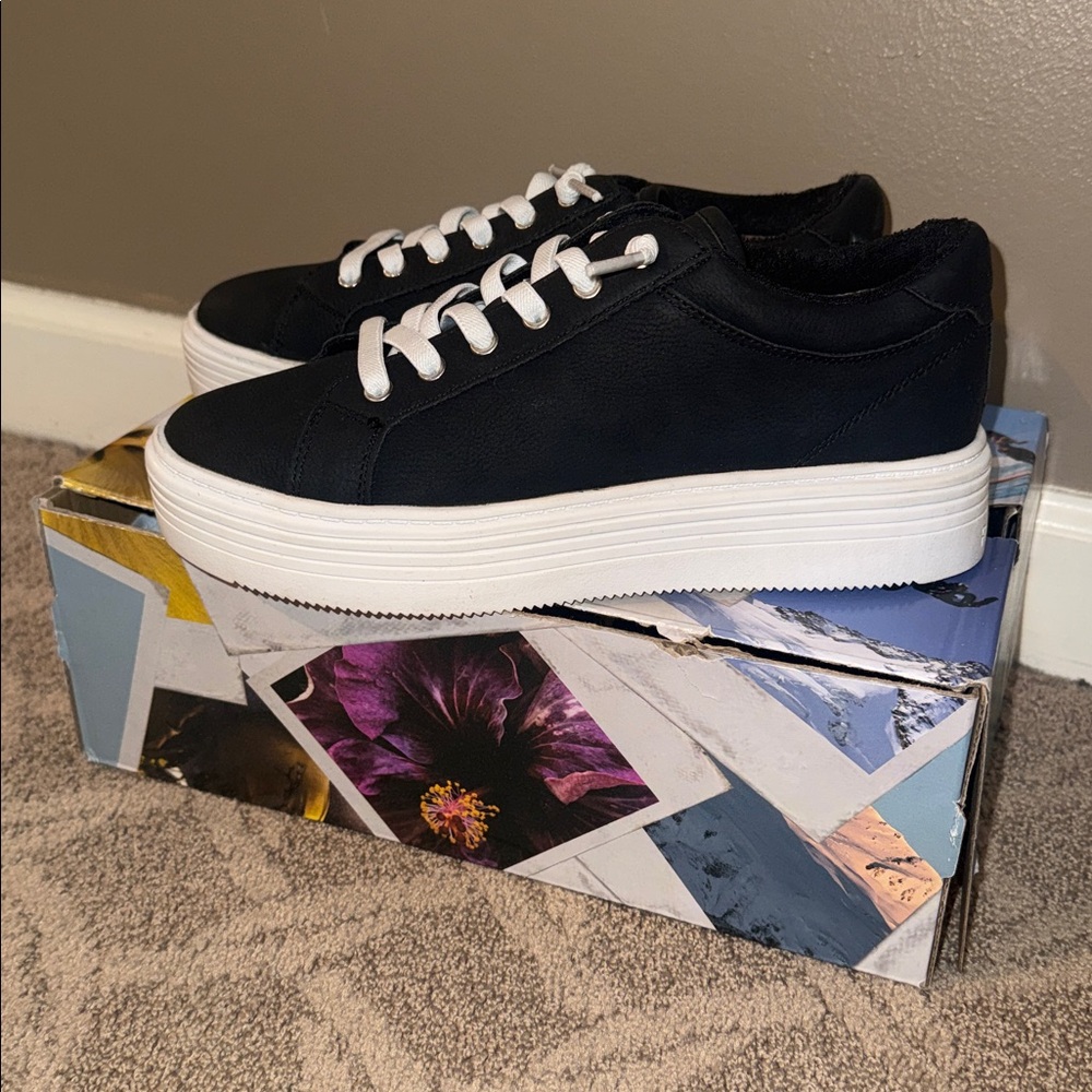Roxy surf Sheilahh Platform Sneaker Black Sneakers size 8.5 New with box